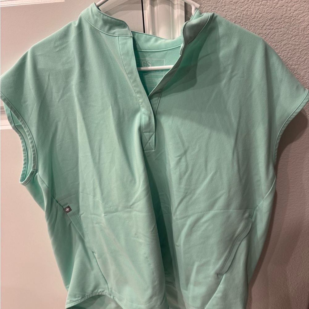 Mint green figs scrub set